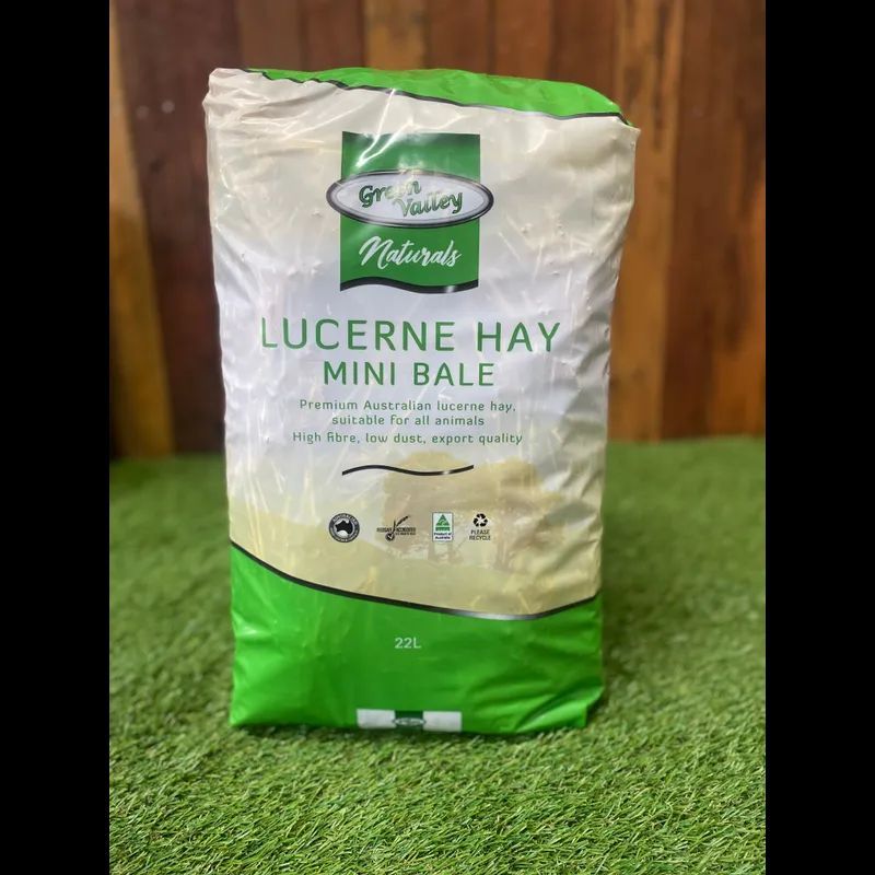 Green Valley Naturals Mini Lucerne Bale 22L